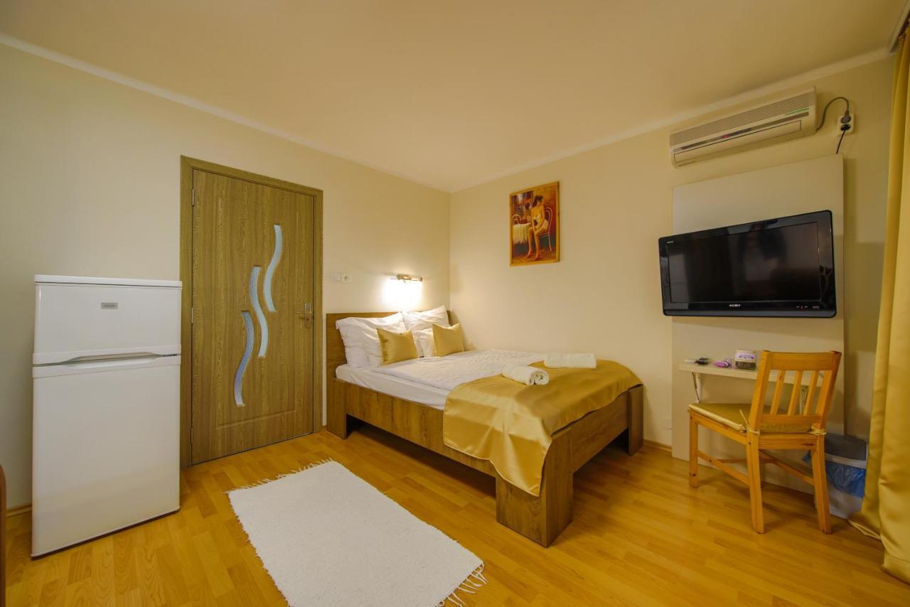 Maria Apartman Hajdúszoboszló Buitenkant foto