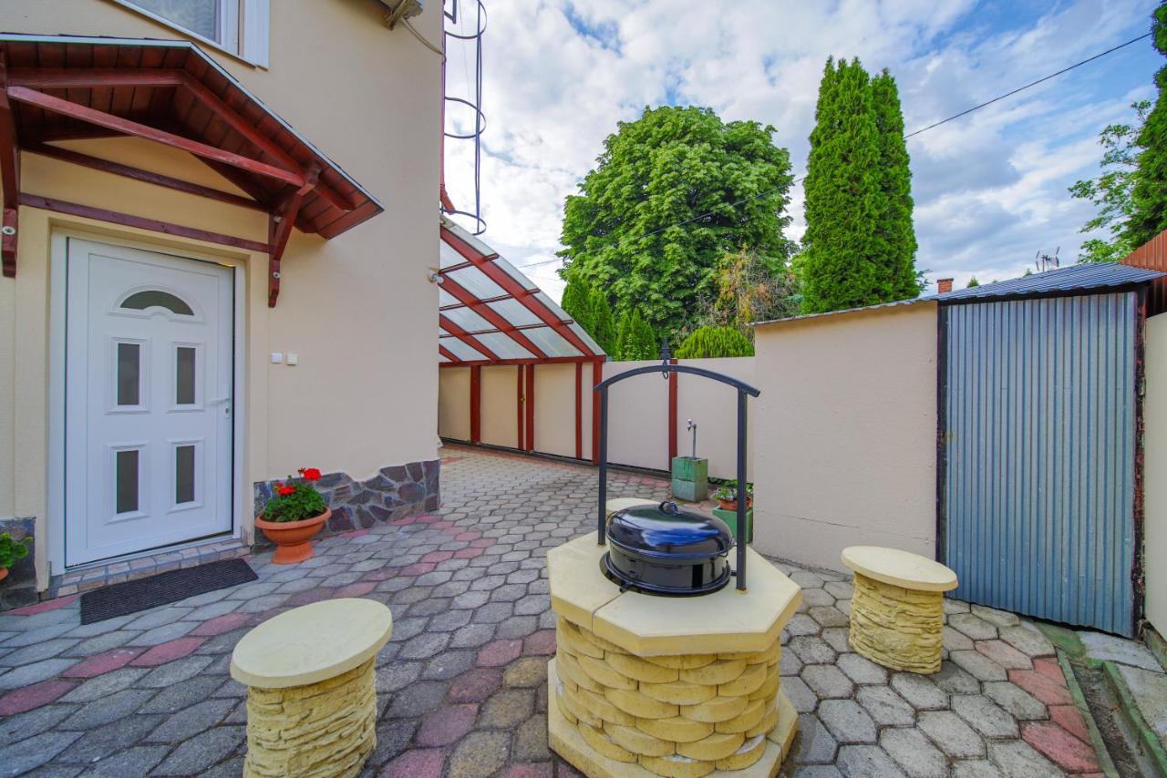 Maria Apartman Hajdúszoboszló Buitenkant foto