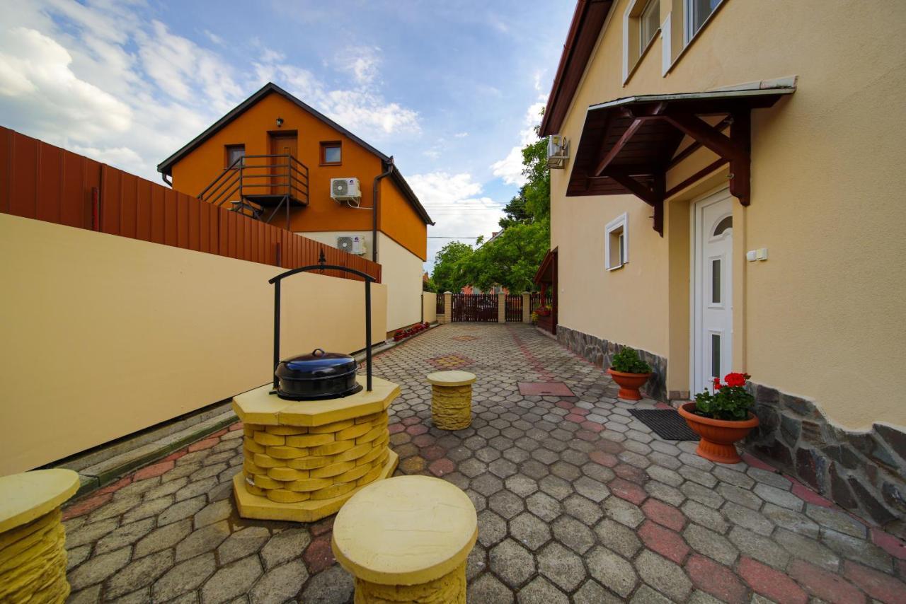 Maria Apartman Hajdúszoboszló Buitenkant foto